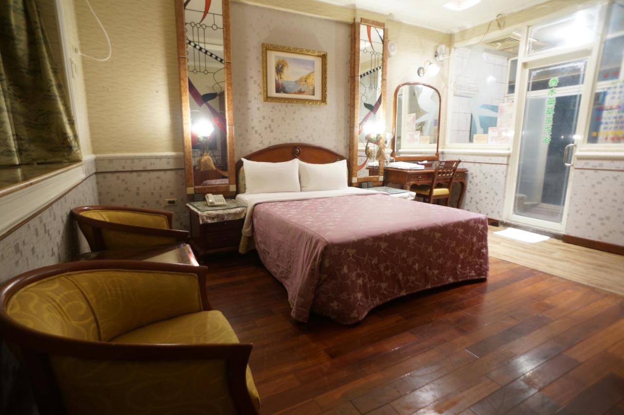 愛情海 Motel Toufen Buitenkant foto