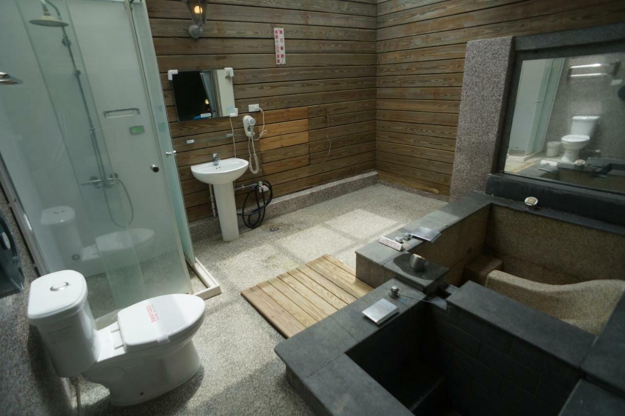 愛情海 Motel Toufen Buitenkant foto