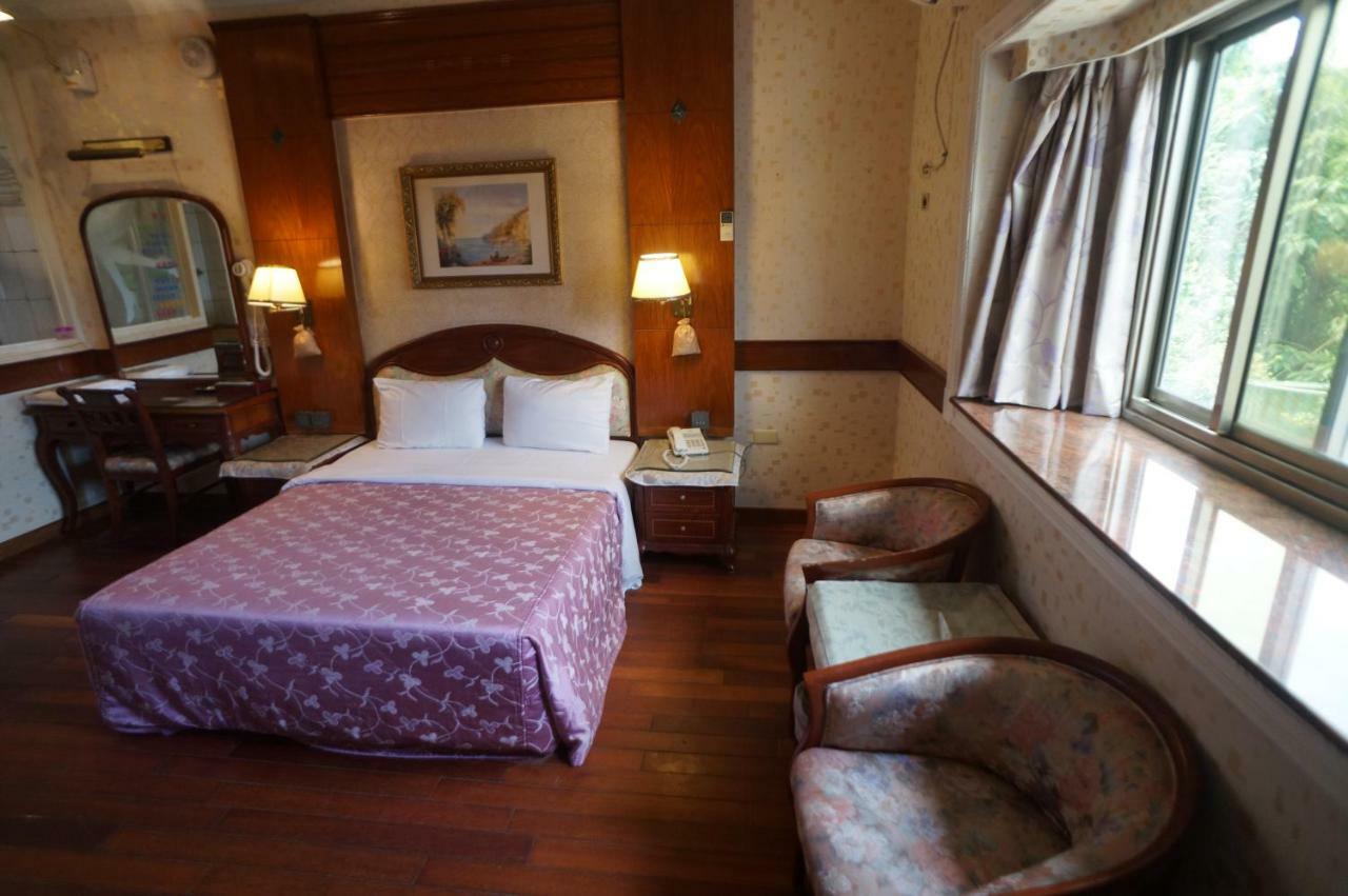 愛情海 Motel Toufen Buitenkant foto